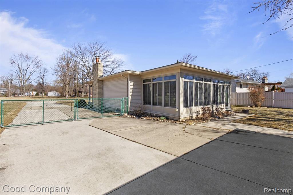 48164 MALLARD Drive, Chesterfield, MI 48047 — Photo 28