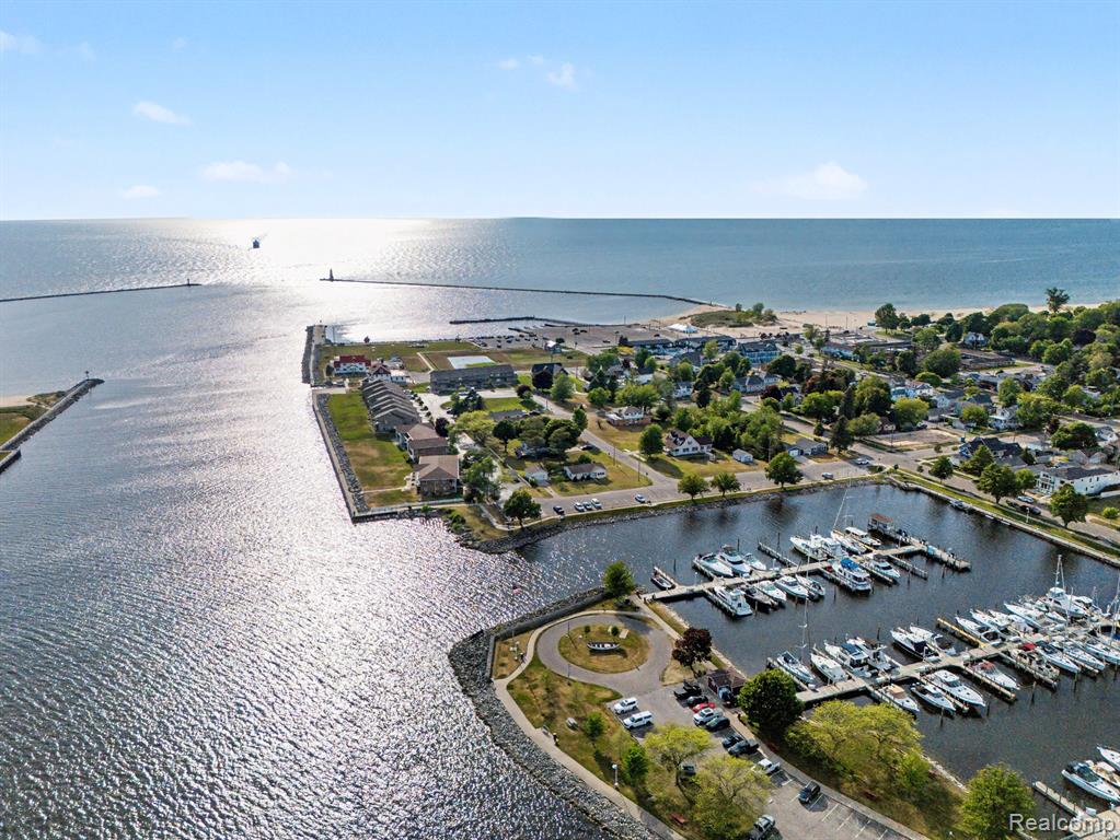 701 W Loomis Street, Ludington, MI 49431 — Photo 4
