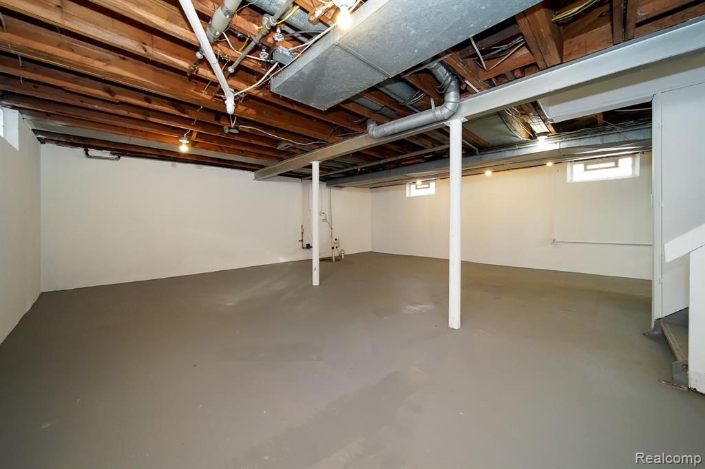 750 E Hayes Avenue, Hazel Park, MI 48030 — Photo 47