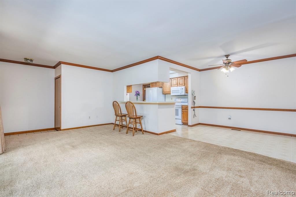 49585 Bishop Court, Shelby Twp, MI 48315 — Photo 10