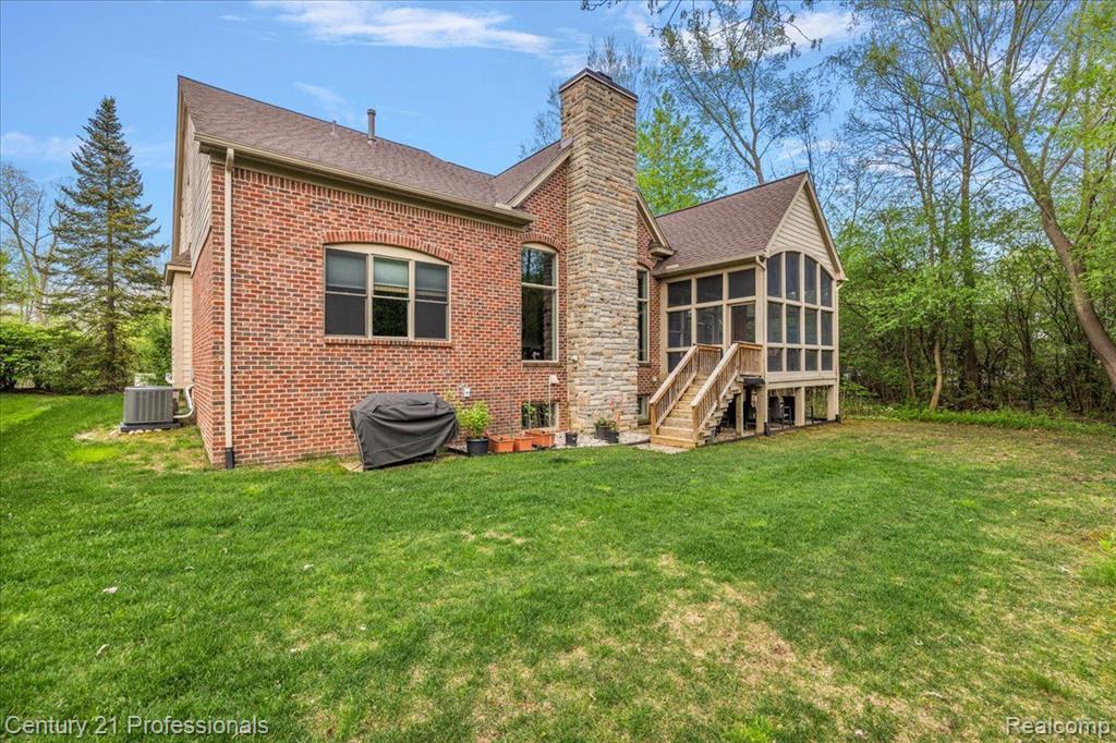 4735 OAKHURST RIDGE Road, Clarkston, MI 48348 — Photo 67