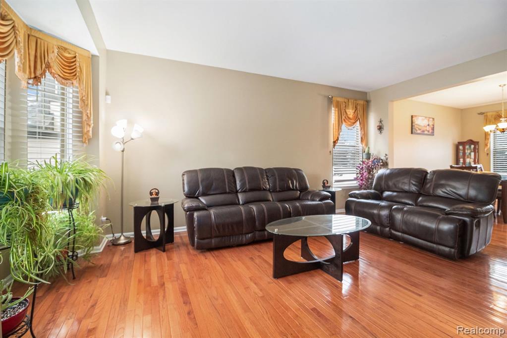 829 Grandview Drive, Commerce Twp, MI 48390 — Photo 6