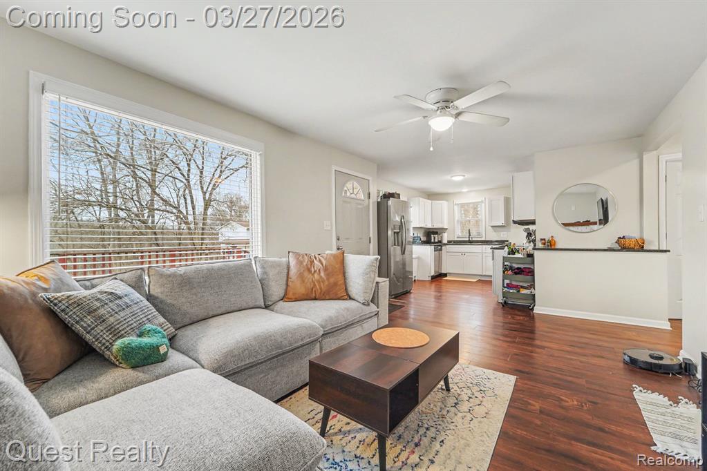 6524 Oakridge Drive, Waterford, MI 48329 — Photo 3