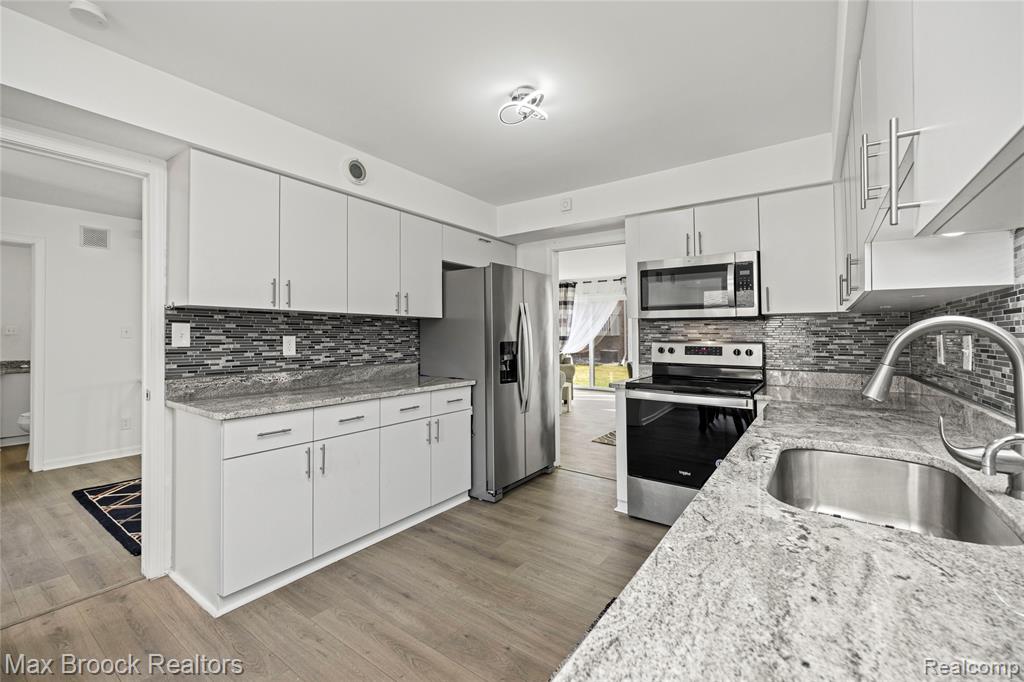 7451 Pebble Point, West Bloomfield, MI — Photo 12