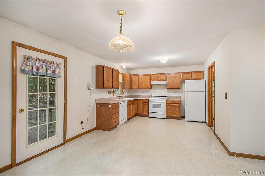 7413 W Nestel Road, Houghton Lake, MI 48629 — Photo 8