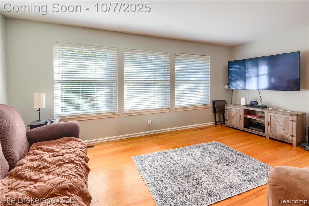 4950 Iroquois Boulevard, Clarkston, MI 48348 — Photo 7