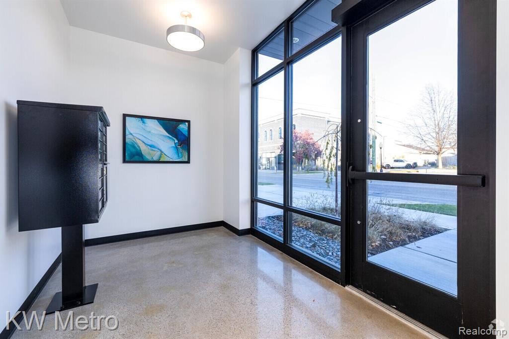 120 E Liberty Street, 302, Milford, MI 48381 — Photo 12