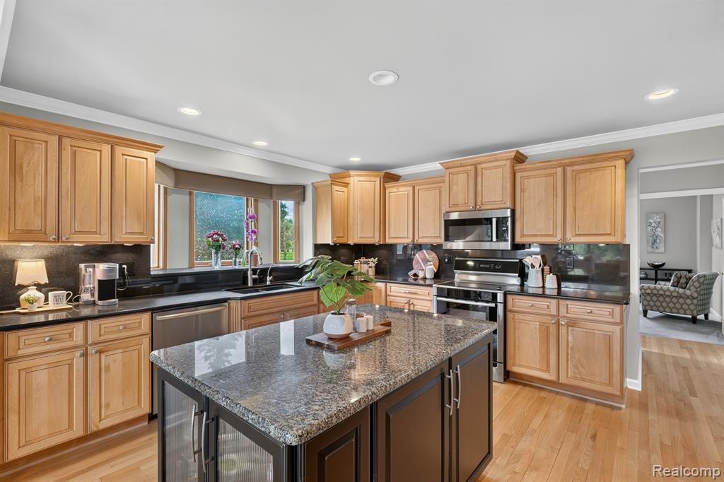 2325 7 Mile Road, South Lyon, MI 48178 — Photo 29