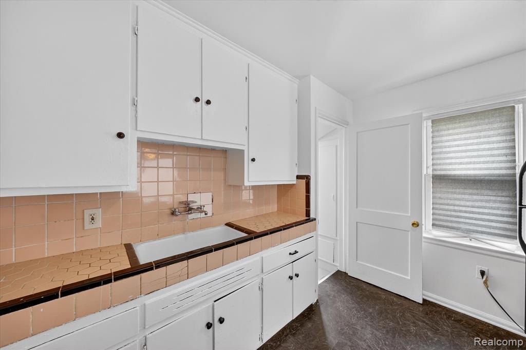 9178 Sussex Street, Detroit, MI 48228 — Photo 16