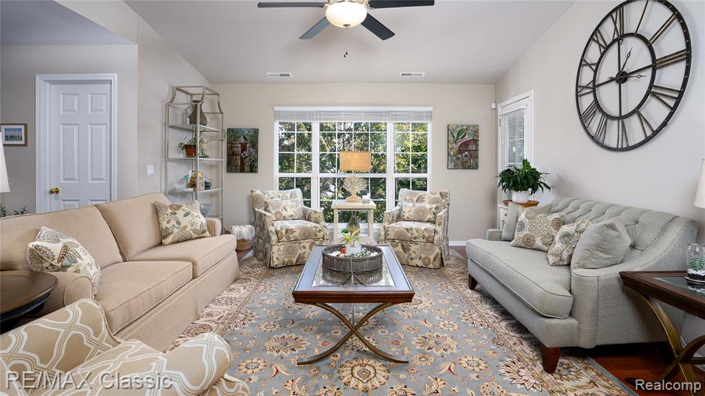 27202 Chesapeake Circle, Commerce Twp, MI 48390 — Photo 2