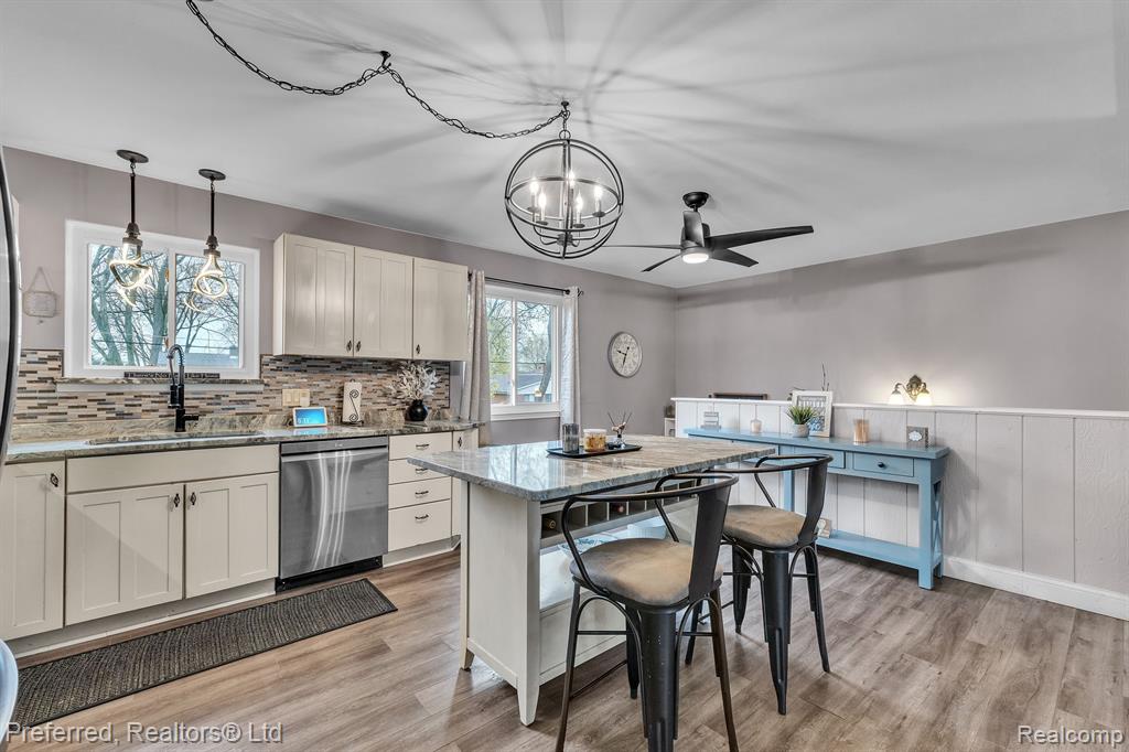 8680 WAR BONNET Drive, Commerce Twp, MI 48382 — Photo 12