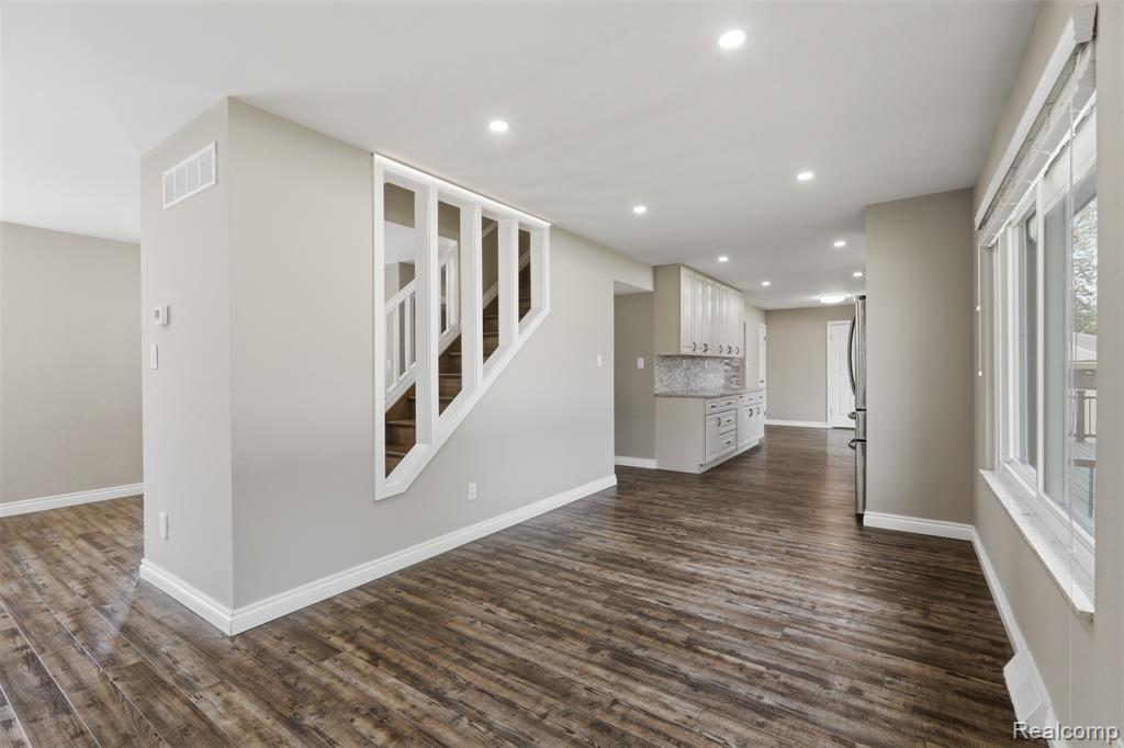 7978 Little Farm Lane, West Bloomfield, MI — Photo 9