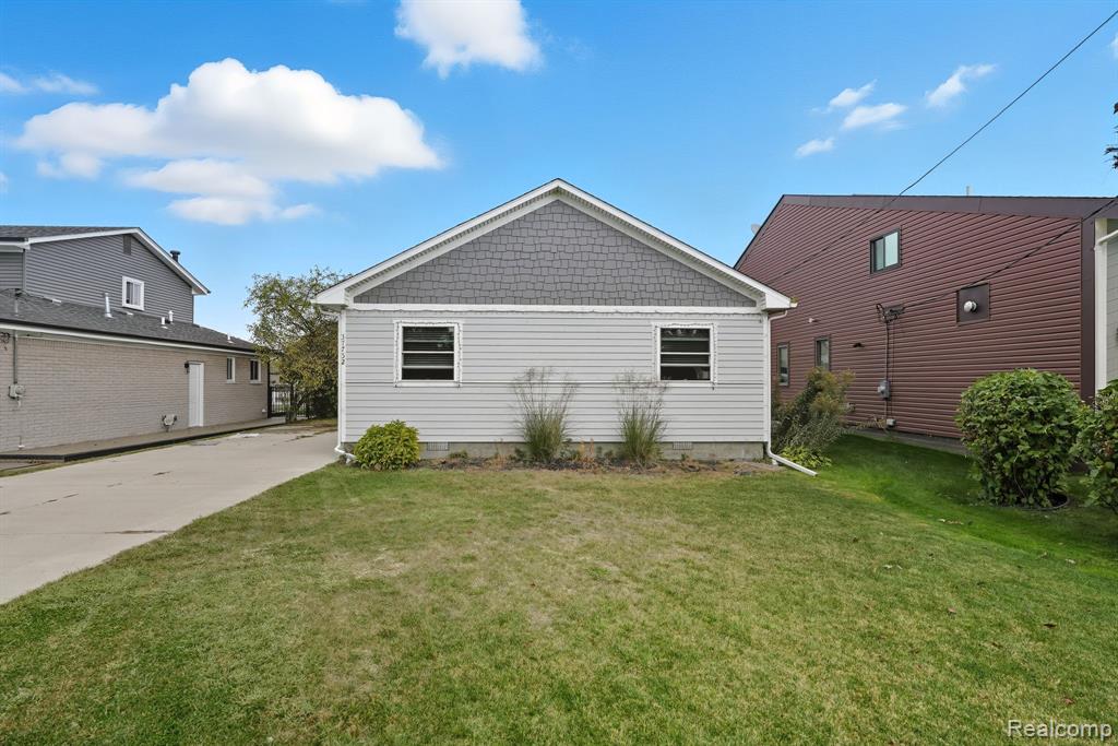 37752 Huron Pointe Drive, Harrison Township, MI — front exterior