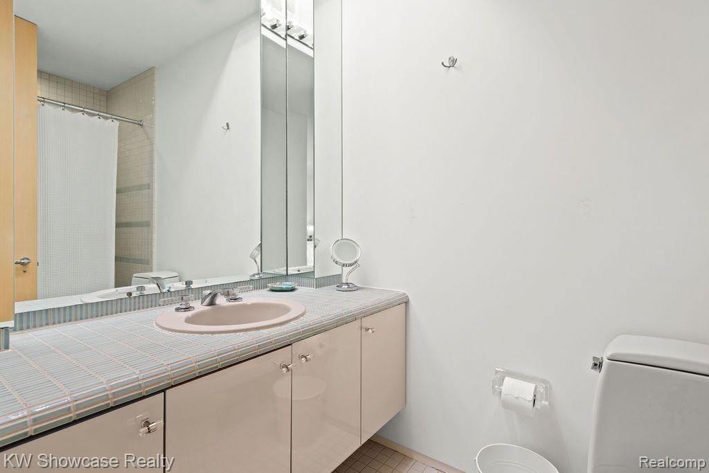 5028 OAKWOOD COURT, Commerce Twp, MI 48382 — Photo 51
