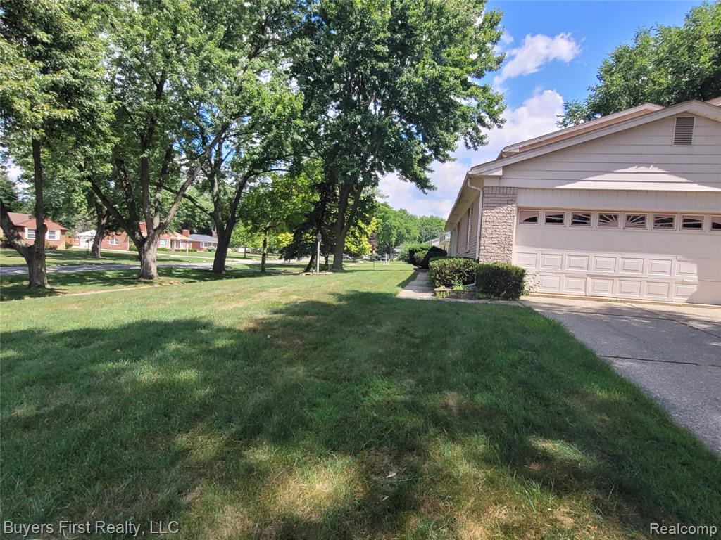 26320 Lathrup Boulevard, Lathrup Village, MI 48076 — Photo 2