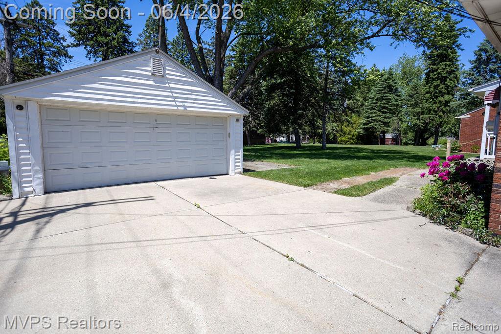 33033 Edgegrove, Fraser, MI 48026 — Photo 3