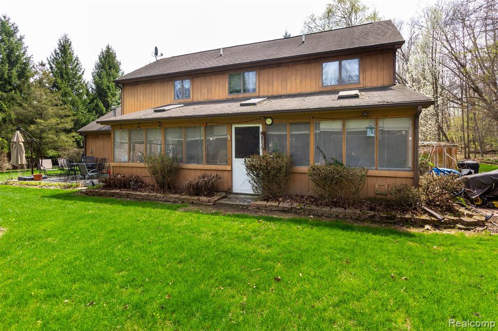 5327 Fern Drive, Fenton, MI 48430 — Photo 42