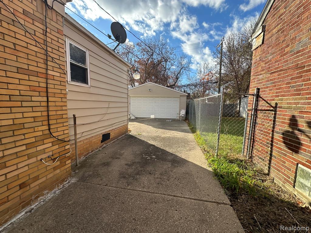 19429 Winthrop Street, Detroit, MI 48235 — Photo 24