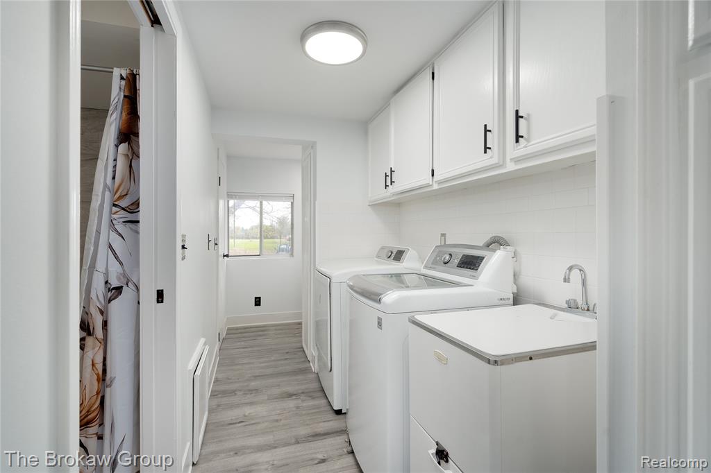 736 N Main Street, Almont, MI 48003 — Photo 32