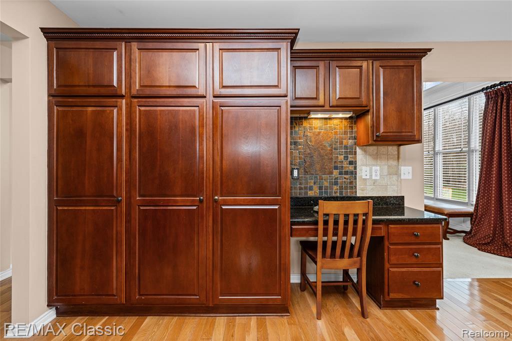 4930 Menominee Lane, Clarkston, MI 48348 — Photo 27