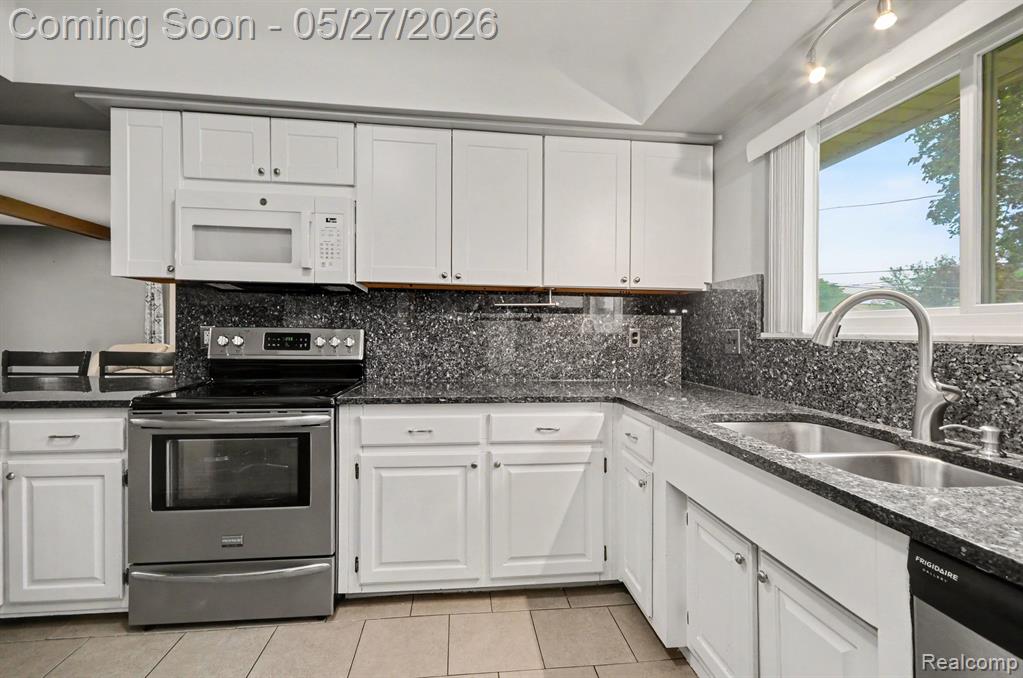 32343 Cambridge Drive, Warren, MI 48093 — Photo 12