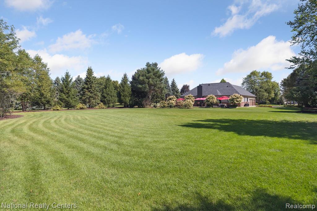 730 Berwick Court, Highland, MI — Photo 63