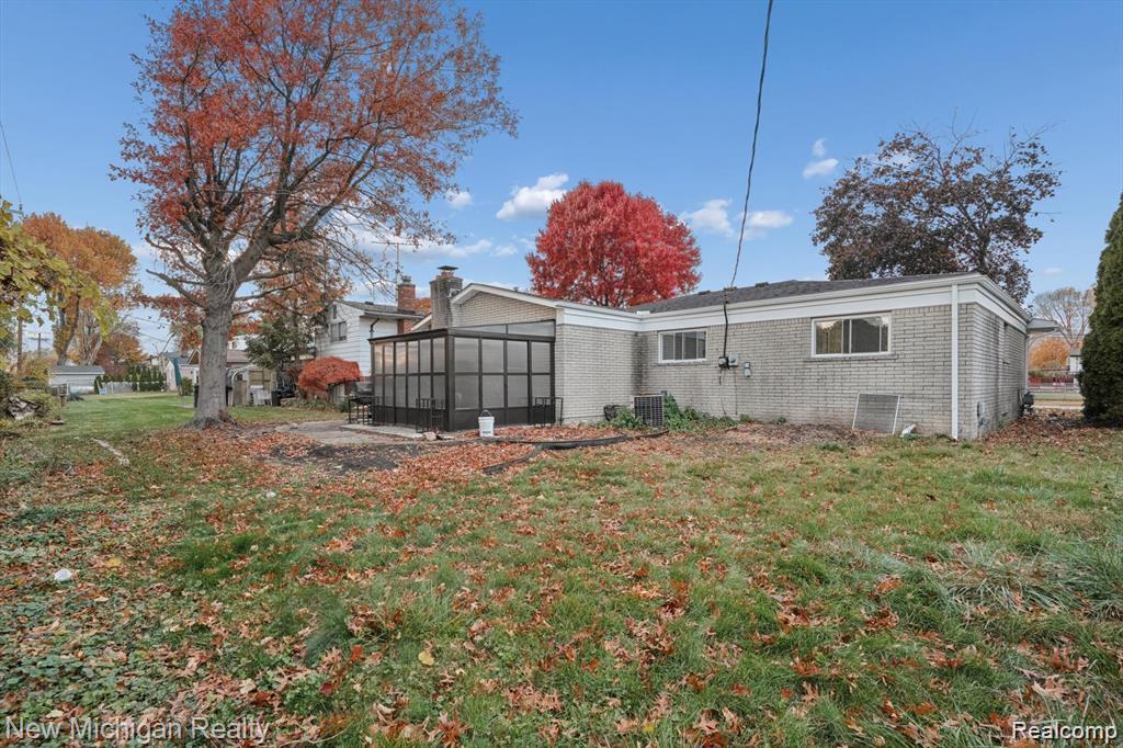 5232 Dickson Drive, Sterling Heights, MI 48310 — Photo 3