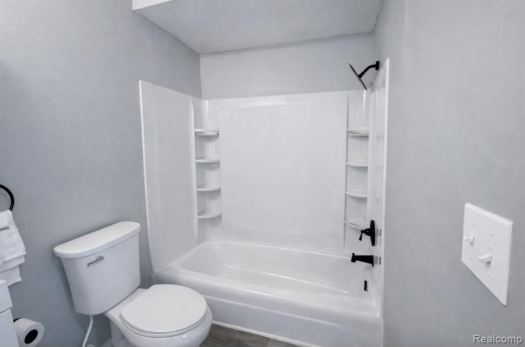 8315 Camelot Court, Mount Morris, MI 48458 — Photo 16
