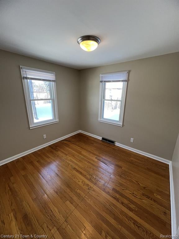697 E ANNABELLE Avenue, Hazel Park, MI 48030 — Photo 10