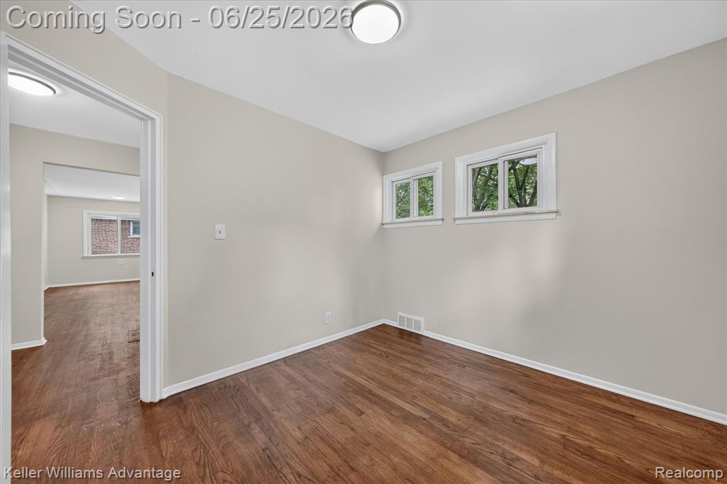 21681 Sussex Street, Oak Park, MI 48237 — Photo 22