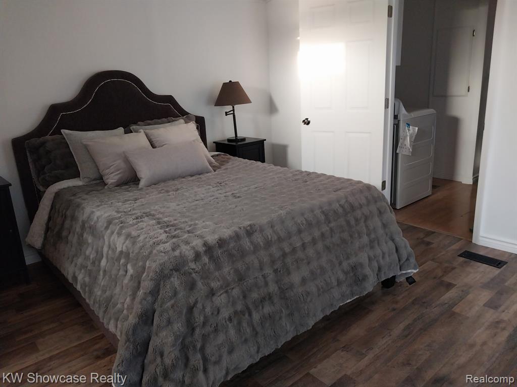 1819 Aldrin Court, Milford, MI 48381 — Photo 9