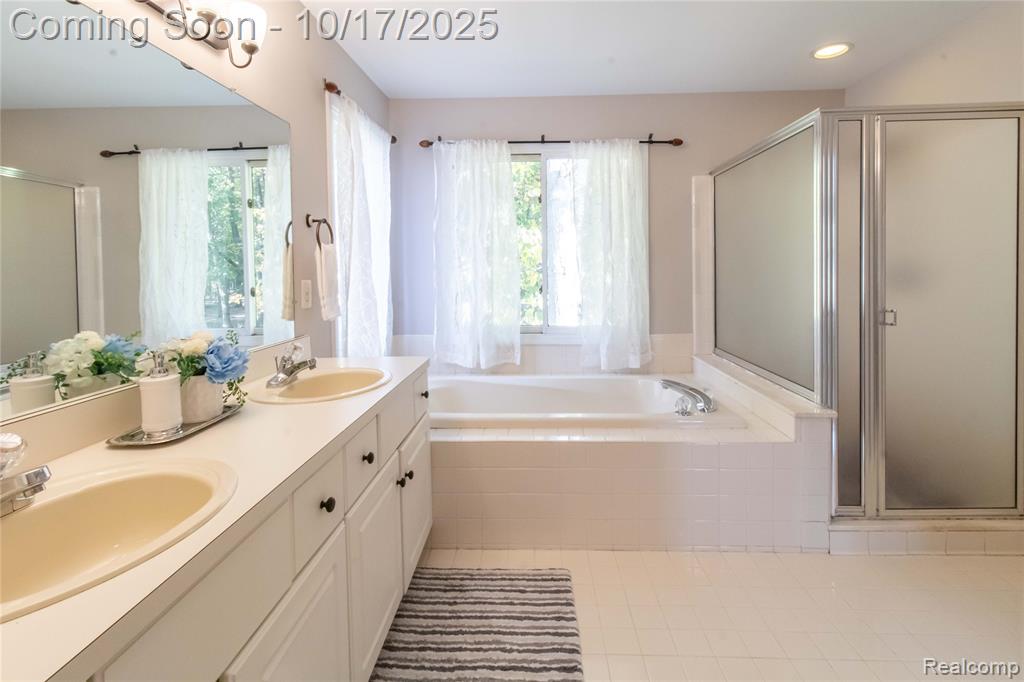 4070 Blue Heron Drive, Auburn Hills, MI 48326 — Photo 40