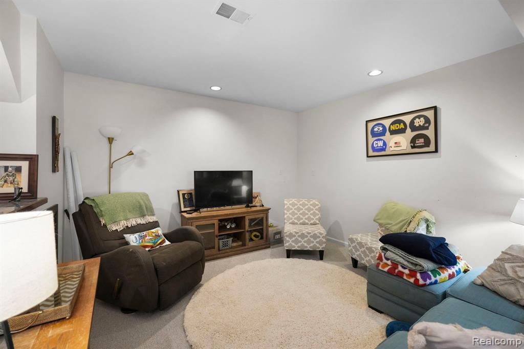 47352 DOVE Court, Shelby Twp, MI 48315 — Photo 52