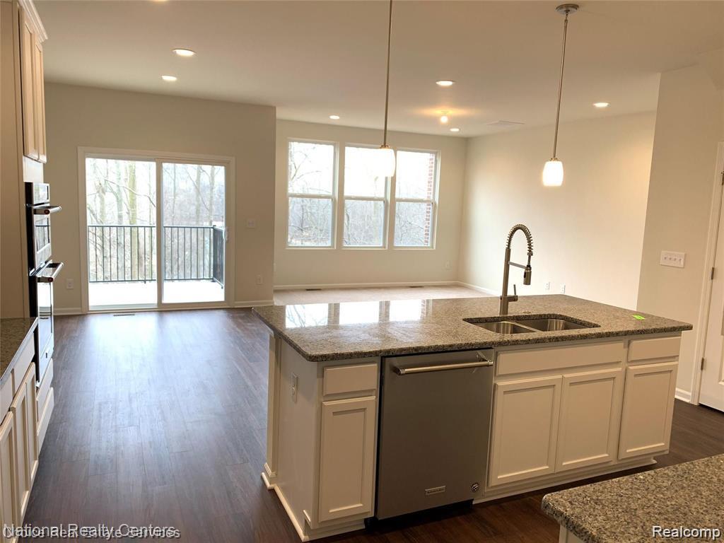 43683 Chancellor Lane, Novi, MI — Photo 5