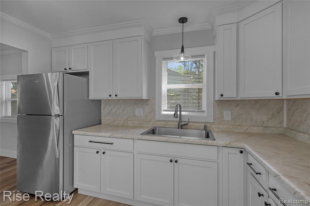 319 N Genesee Street, Montrose, MI 48457 — Photo 8