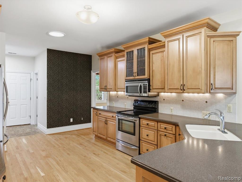 3993 N River Road, Fort Gratiot, MI 48059 — Photo 21