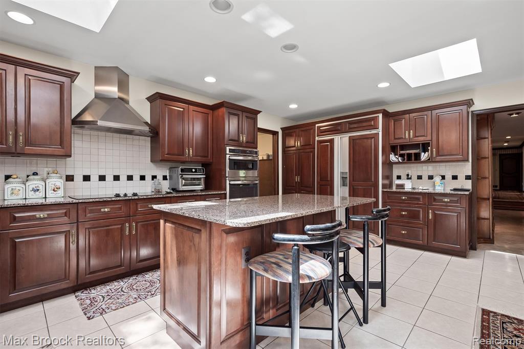 1418 Sodon Lake Drive, Bloomfield Hills, MI 48302 — Photo 11