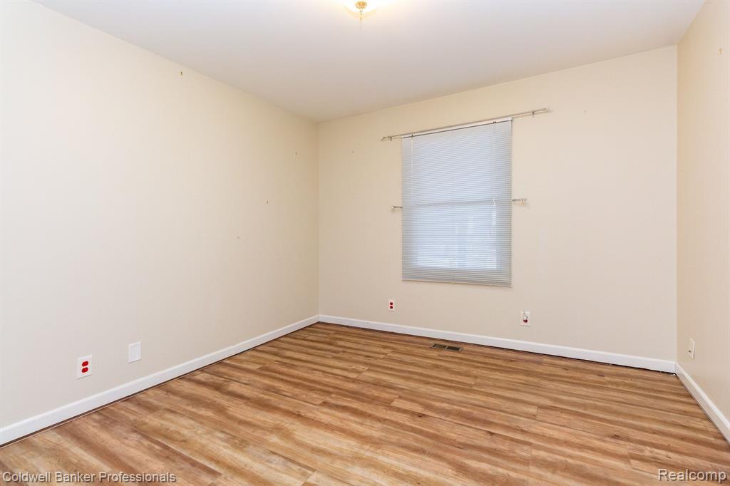 811 RAMSGATE Lane, Oxford, MI 48371 — Photo 24