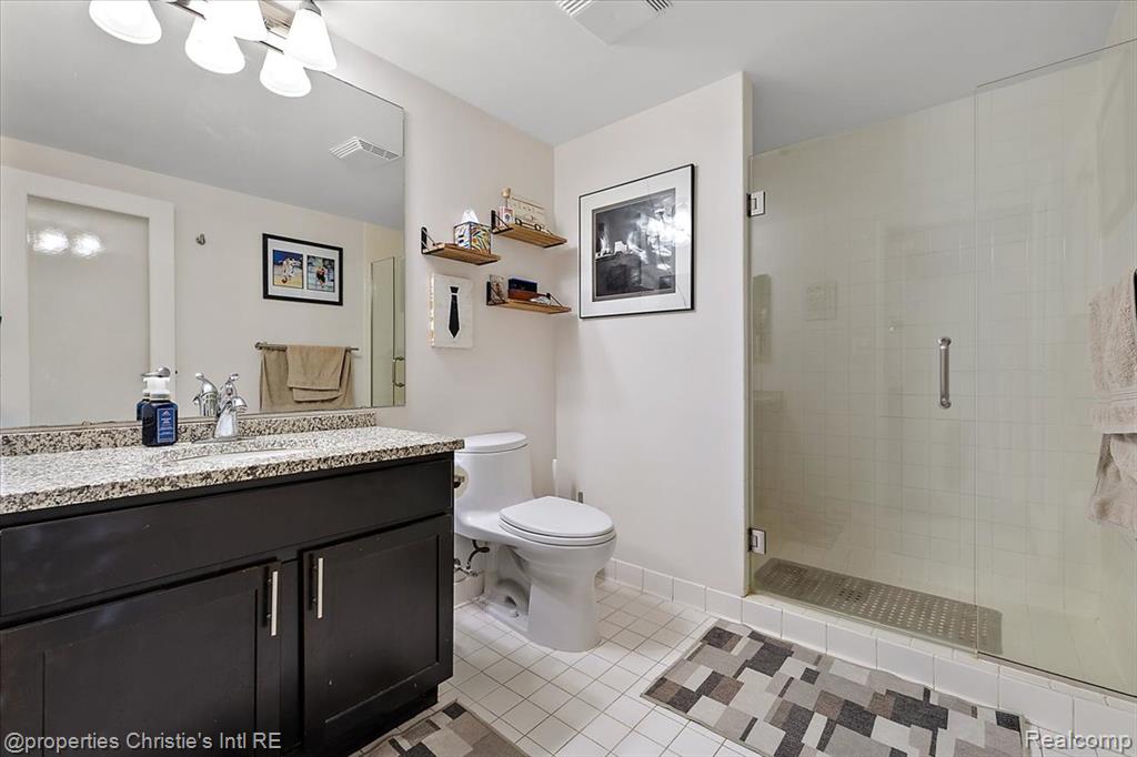 250 E Harbortown Drive, 705, Detroit, MI 48207 — Photo 23