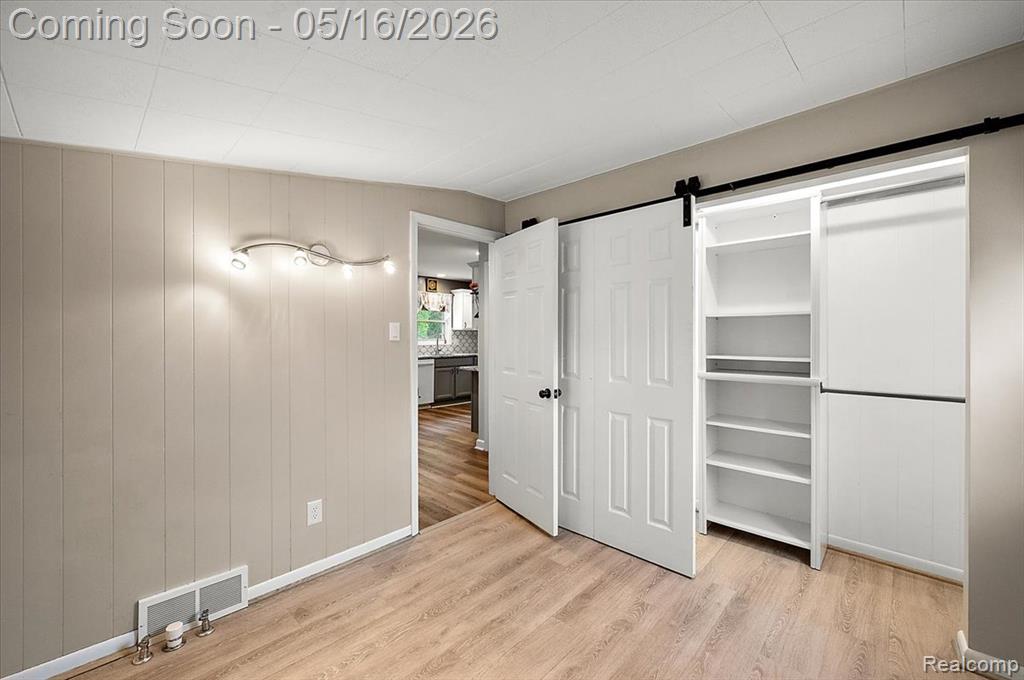 8529 Munrovia Street, Shelby Twp, MI 48317 — Photo 18