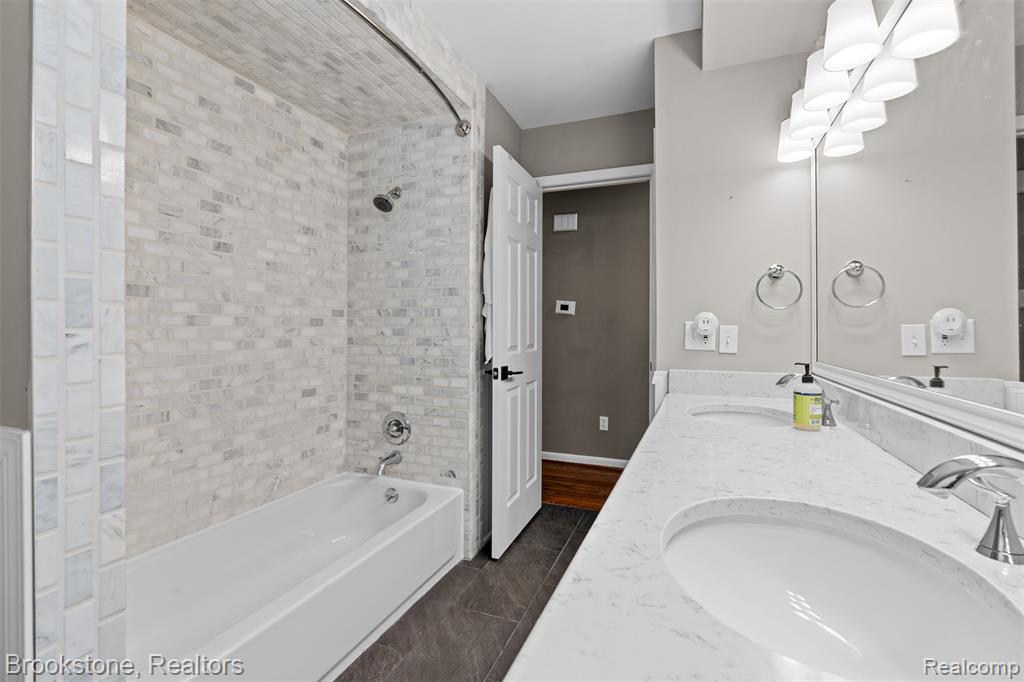 87 E Maryknoll Road, Rochester Hills, MI 48309 — Photo 15