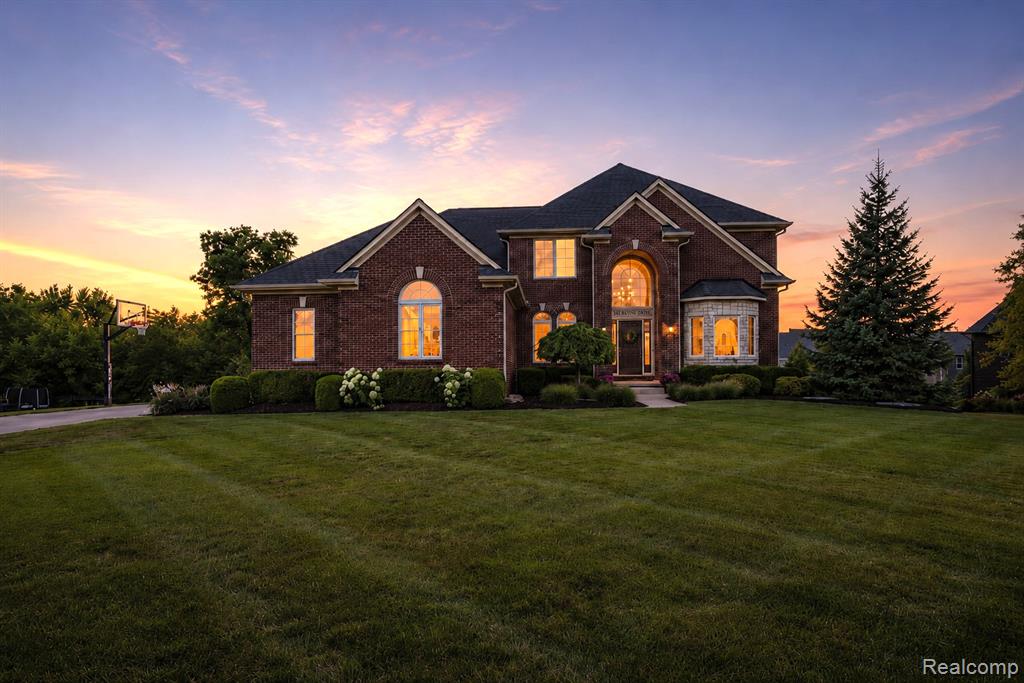 Property photo for 24447 Ravine Drive Drive, South Lyon, MI 48178