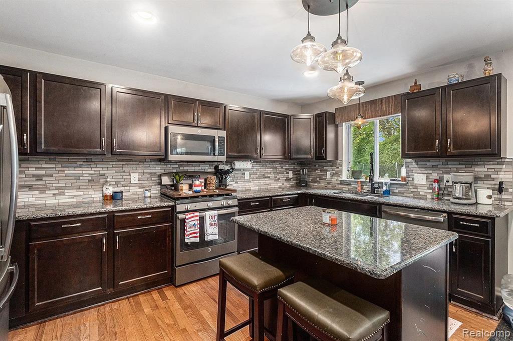 37459 Dianne Lane, New Boston, MI 48164 — Photo 8