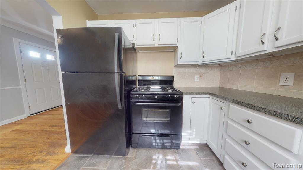 916 N Kenwood Avenue, Royal Oak, MI 48067 — Photo 3