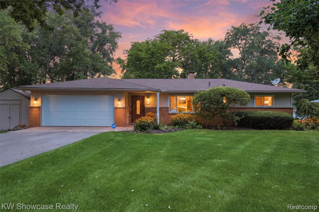 804 Bonita Drive, White Lake, MI 48383