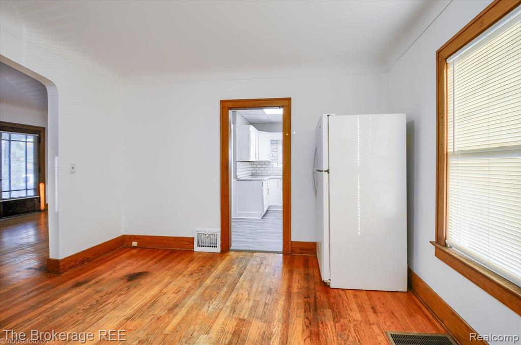 705 FRANK Street, Flint, MI 48504 — Photo 13