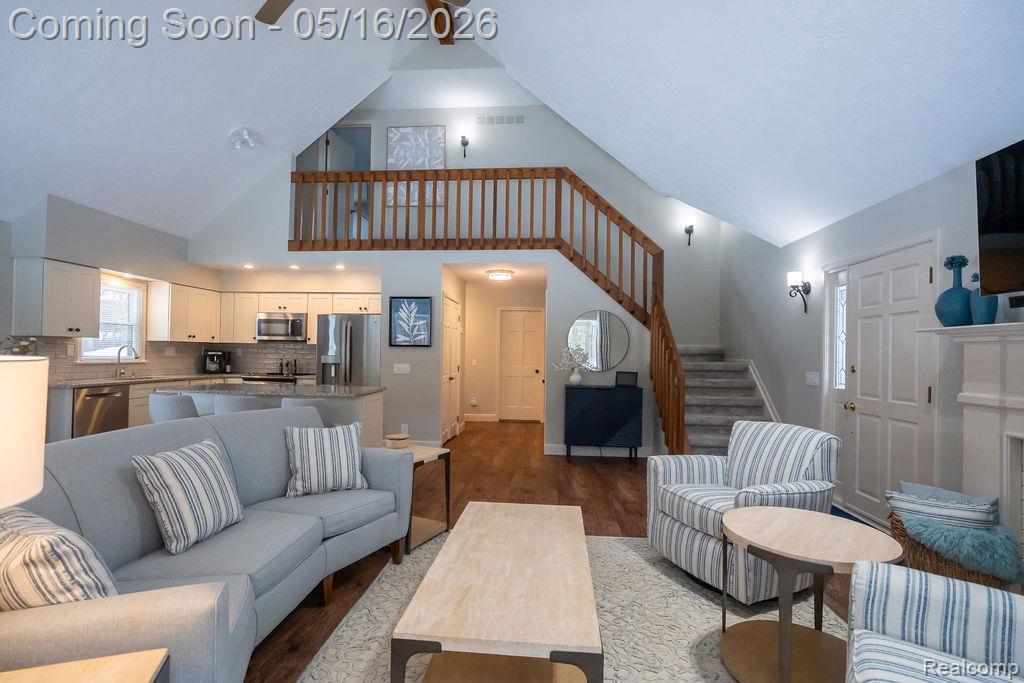 9256 Pine Hill Trail, Fenton, MI 48430 — Photo 12
