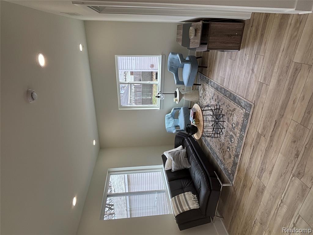 127 E Mahan Avenue, Hazel Park, MI 48030 — Photo 9