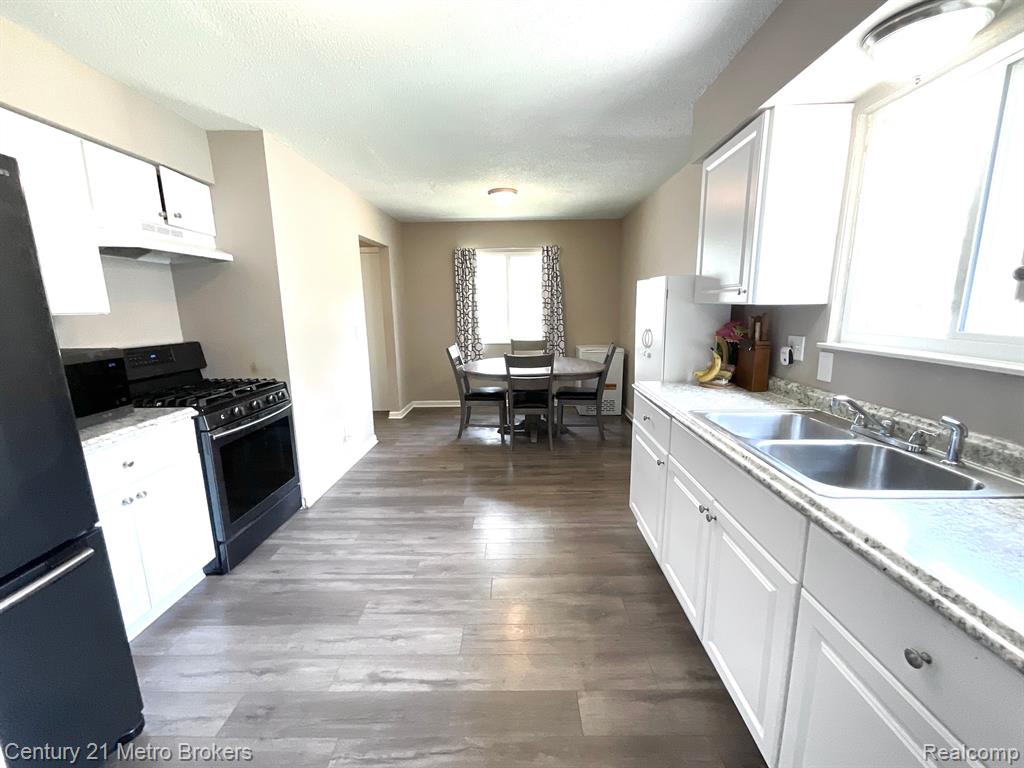 7459 WADE Street, Swartz Creek, MI 48473 — Photo 3