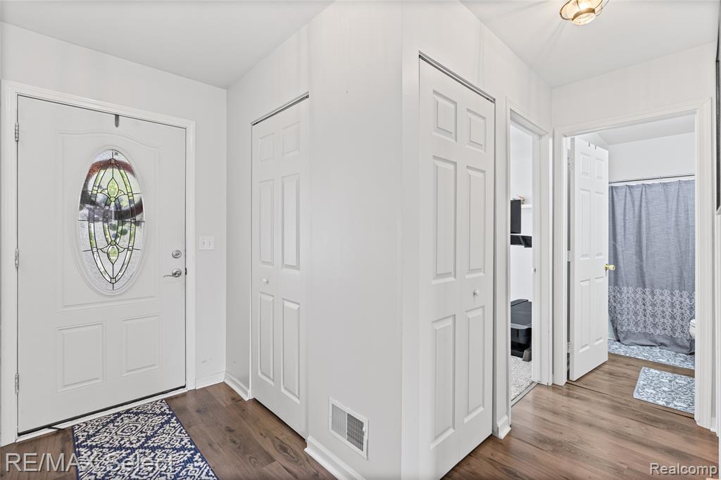 3070 Elk Creek Drive, Swartz Creek, MI 48473 — Photo 10
